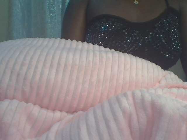 Shantell live cam on BongaCams