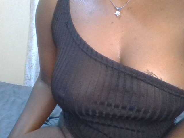 Shantell, live now on BongaCams