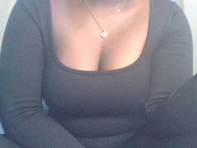 Shantell live cam preview