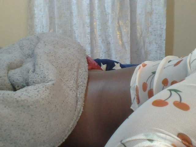 Shantell live cam on BongaCams