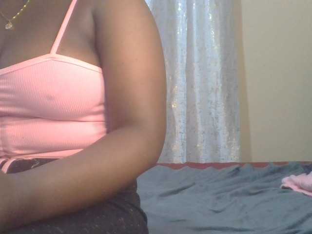 Shantell — live female cam