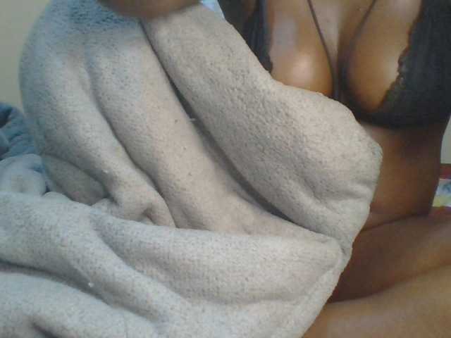 Shantell live cam on BongaCams