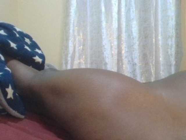 Shantell live cam on BongaCams