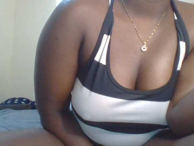 Shantell live cam on BongaCams