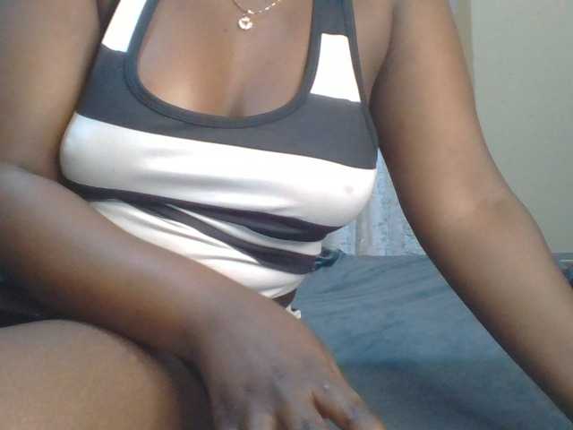 Shantell live cam on BongaCams