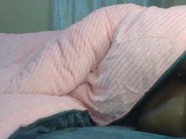 Shantell live cam on BongaCams