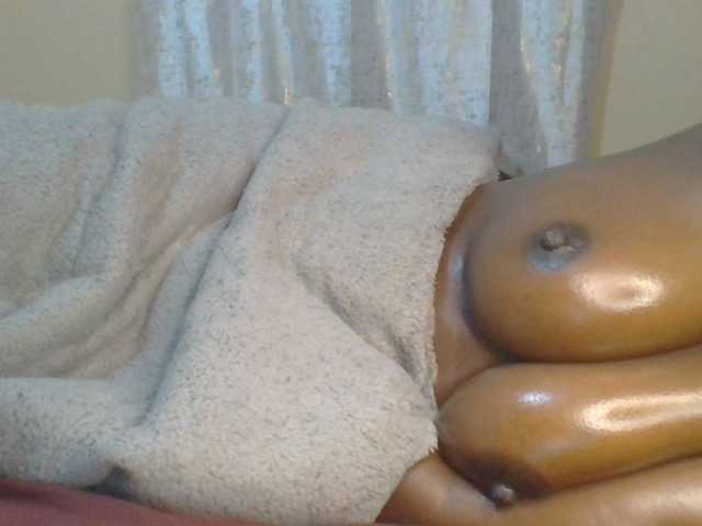 Shantell live cam on BongaCams