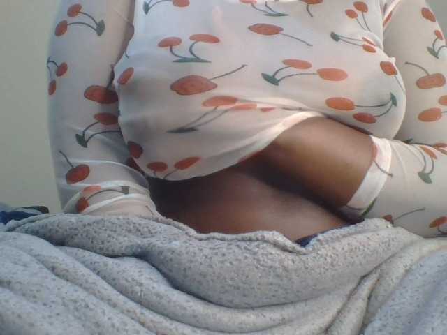 Shantell live cam on BongaCams