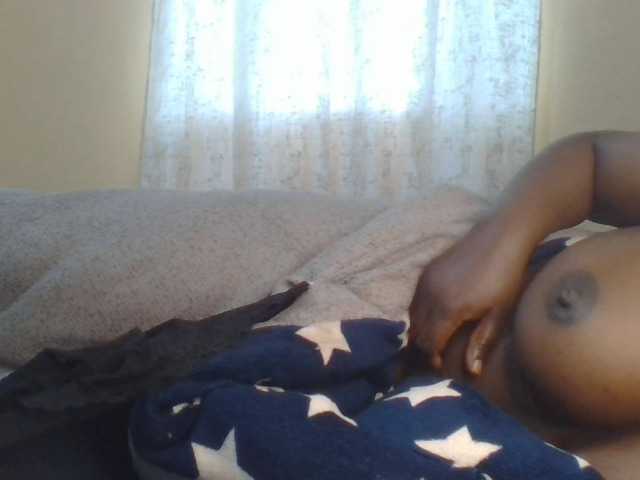 Shantell live cam on BongaCams