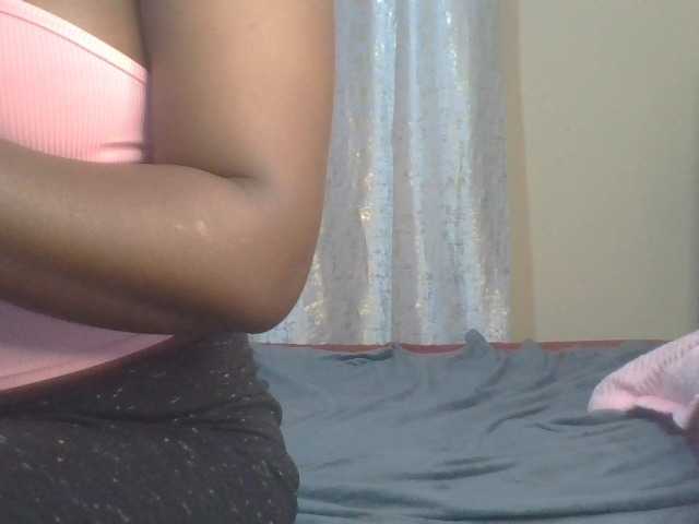 Shantell live cam on BongaCams