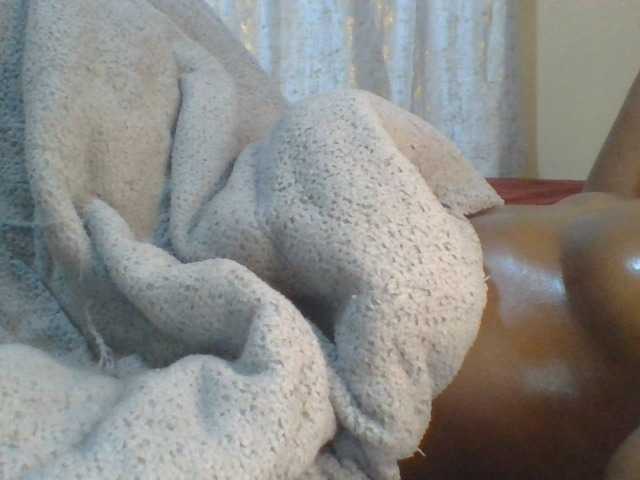 Shantell live cam on BongaCams