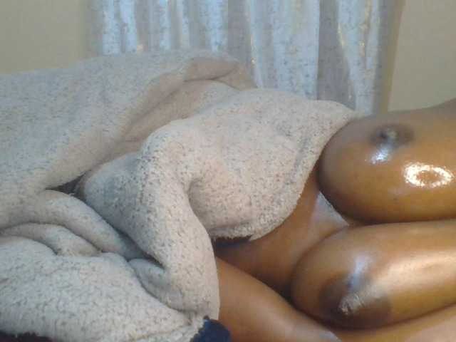 Shantell live cam on BongaCams