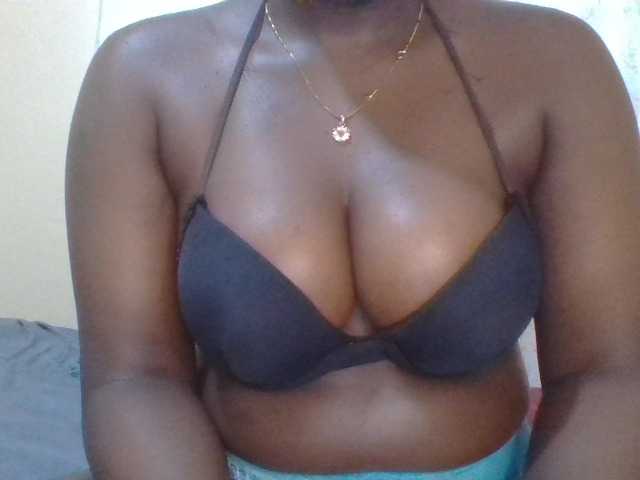 Shantell live cam on BongaCams