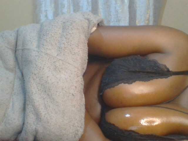 Shantell live cam on BongaCams