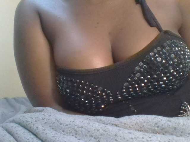 Shantell live cam on BongaCams