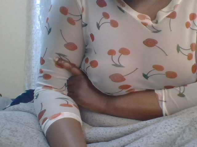 Shantell live cam on BongaCams