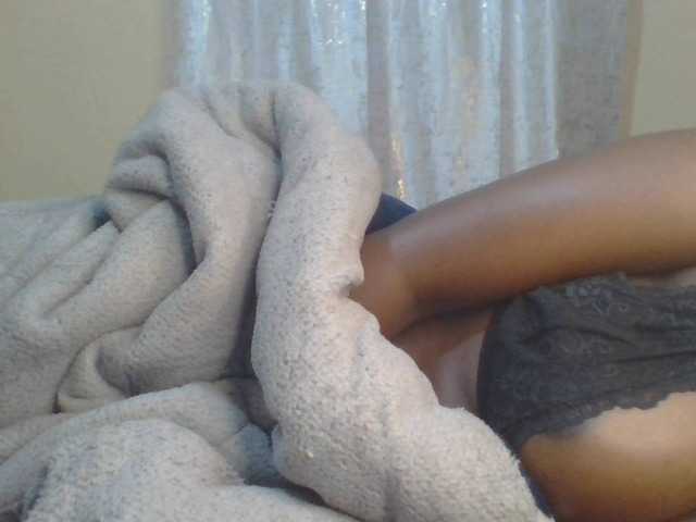 Shantell live cam on BongaCams