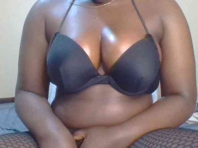 Shantell Live Webcam on BongaCams