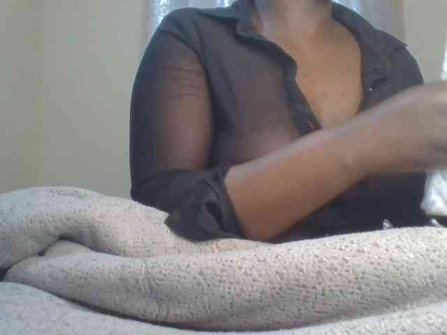 Shantell Live Webcam on BongaCams