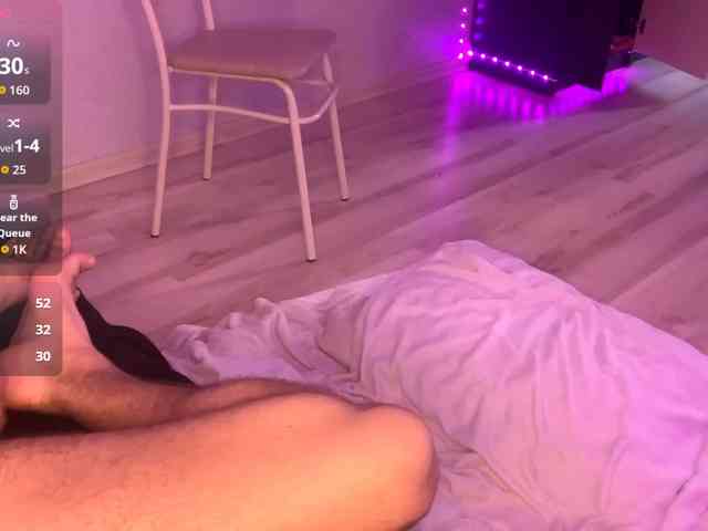 MoonBabyCouple webcam