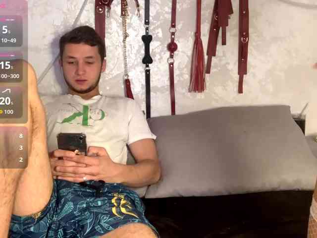 MoonBabyCouple webcam