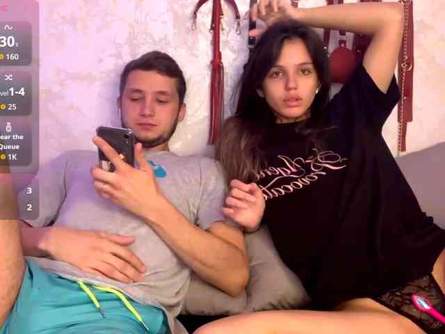 MoonBabyCouple webcam