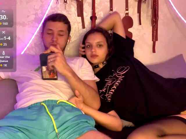 MoonBabyCouple Sex Cam Show
