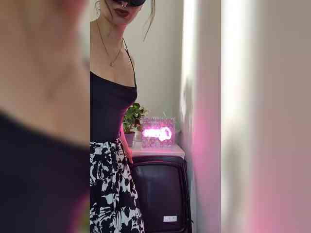 CrazyPrincess webcam