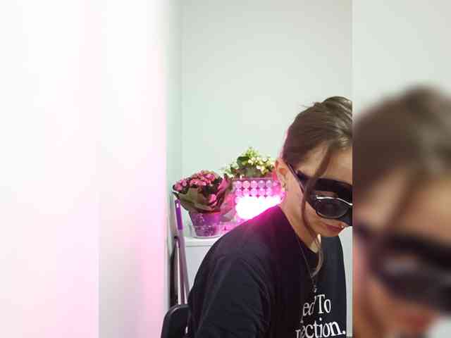 CrazyPrincess webcam
