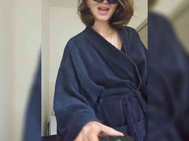 CrazyPrincess webcam