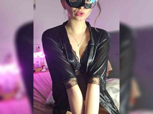CrazyPrincess webcam