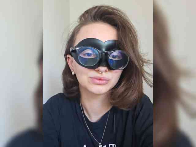 CrazyPrincess webcam