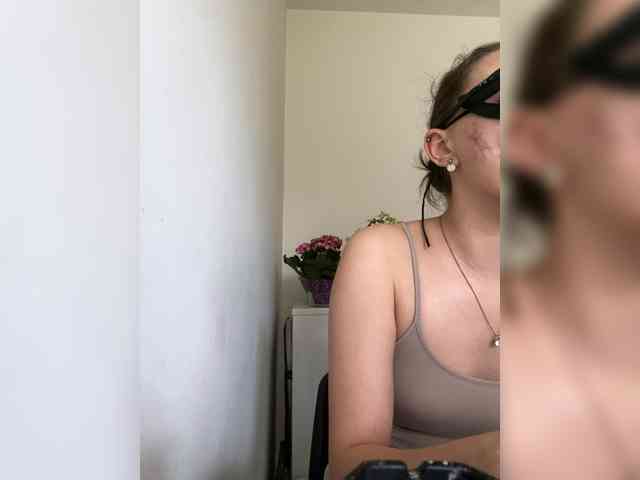 CrazyPrincess webcam