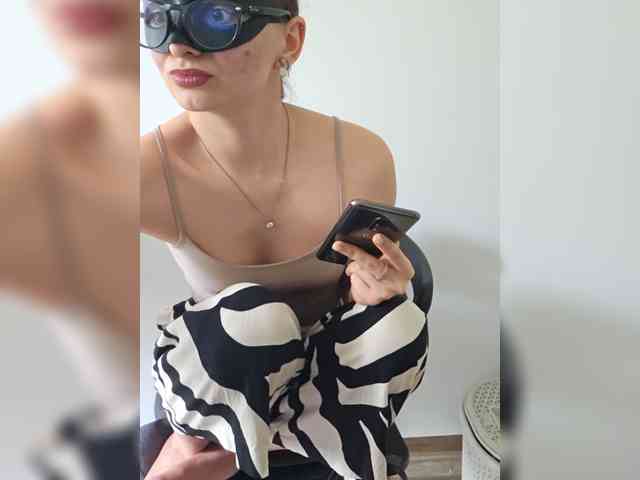 CrazyPrincess webcam