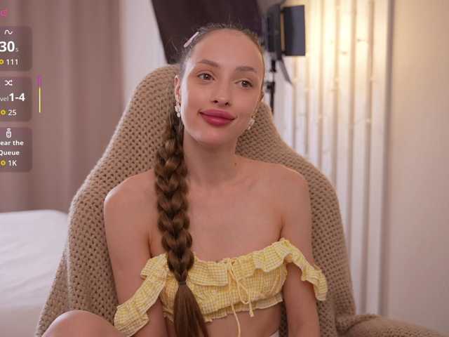 Tvoya-malyshka live cam on BongaCams