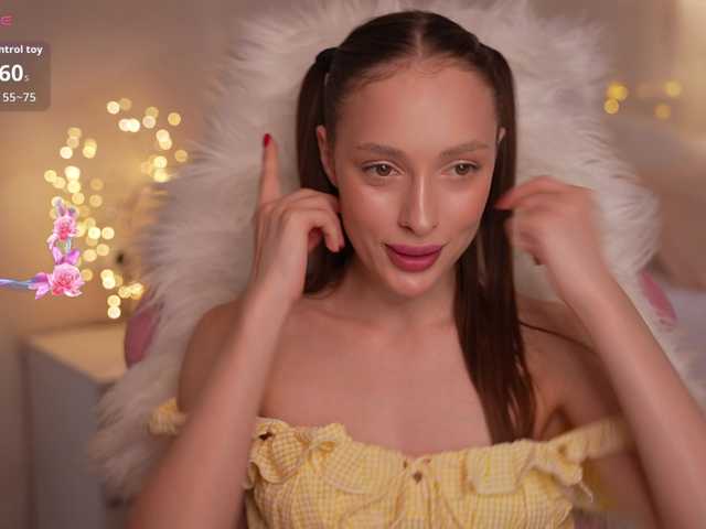 Tvoya-malyshka live cam on BongaCams