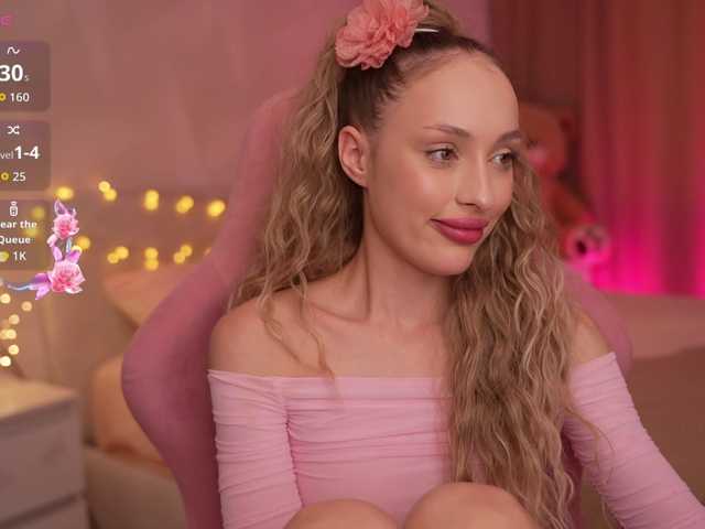 Tvoya-malyshka live cam on BongaCams