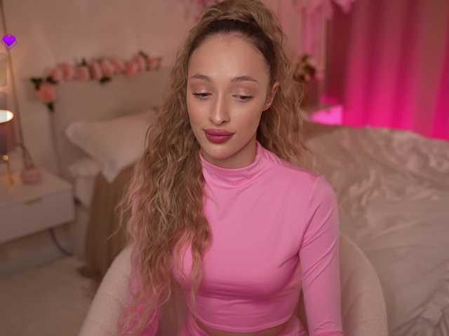 _MILAXA_ — live female cam