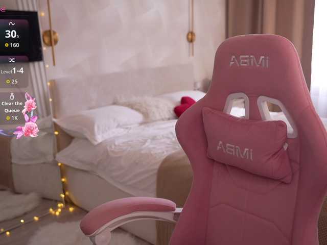 Tvoya-malyshka live cam on BongaCams