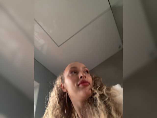 MilaLuxury live cam on BongaCams