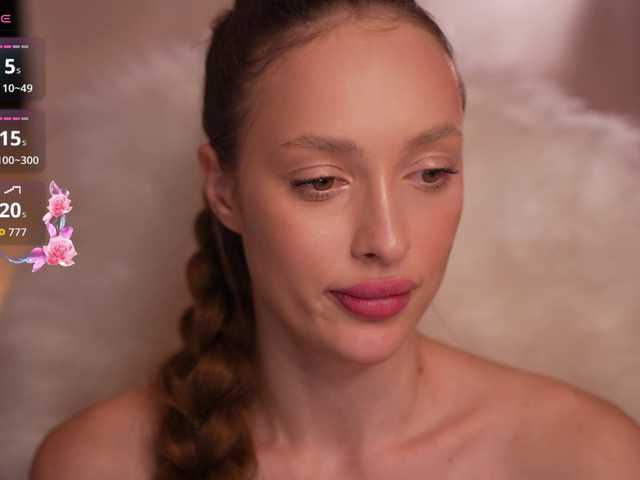 Tvoya-malyshka live cam on BongaCams