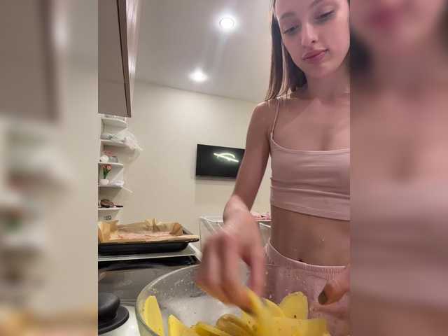 MilaLuxury live cam on BongaCams