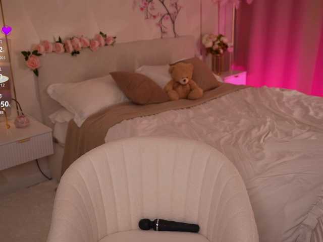 _MILAXA_ — live female cam