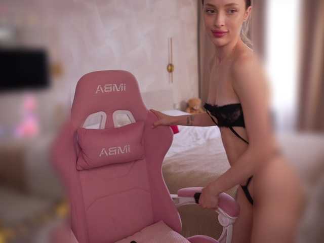 Milana_Luxe live webcam show