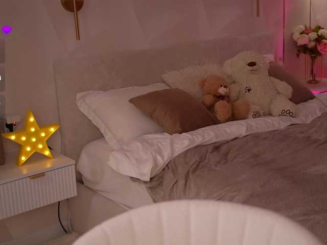 _MILAXA_ live cam preview