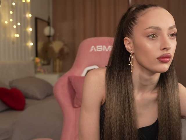 MilaLuxury's BongaCams show and profile