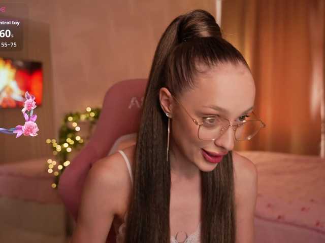 MilaLuxury live cam on BongaCams