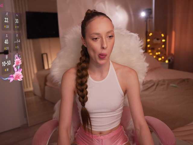 Tvoya-malyshka live cam on BongaCams