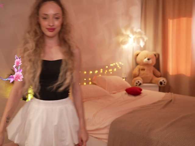 Tvoya-malyshka live cam on BongaCams
