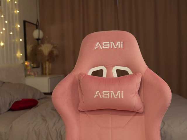 MilaLuxury's BongaCams show and profile